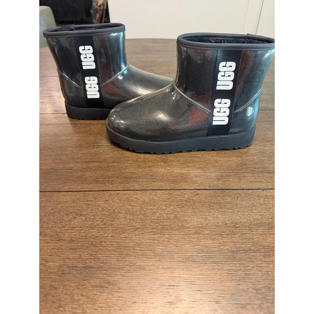 UGG stylish practical